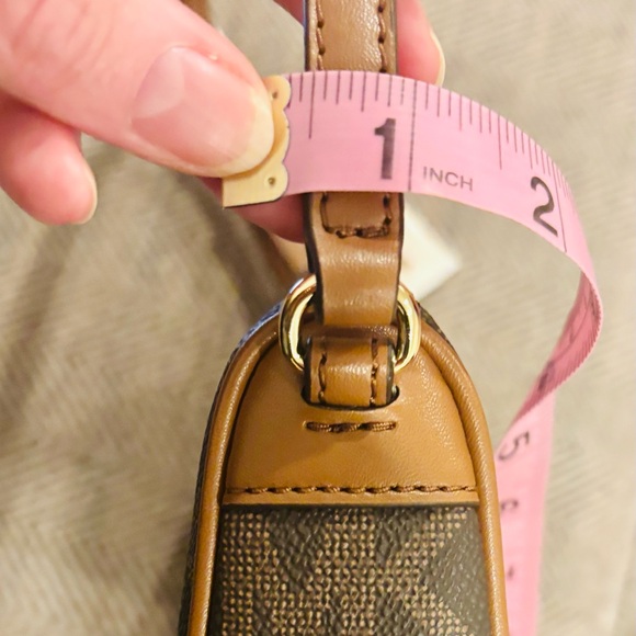 MICHEAL KORS SOLD 🦋 gorgeous shoulder Signature Logo bag NW - Picture 11 of 12